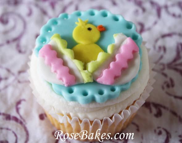 Easter Chick in Egg Cupcake