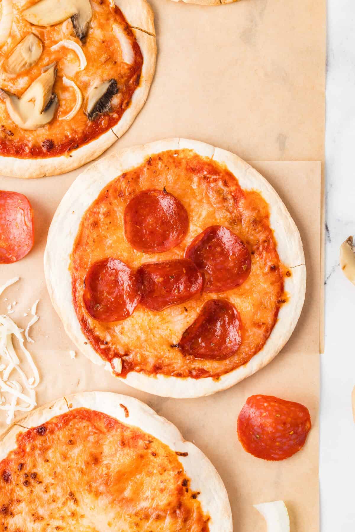 air fryer tortilla pizza