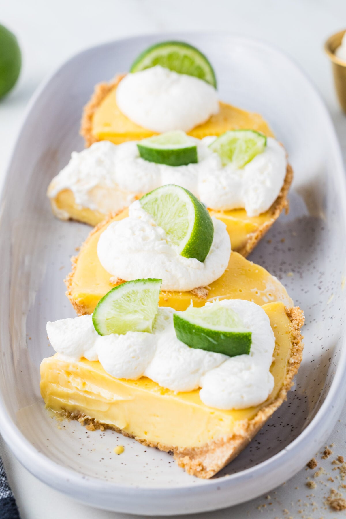 key lime pie slices