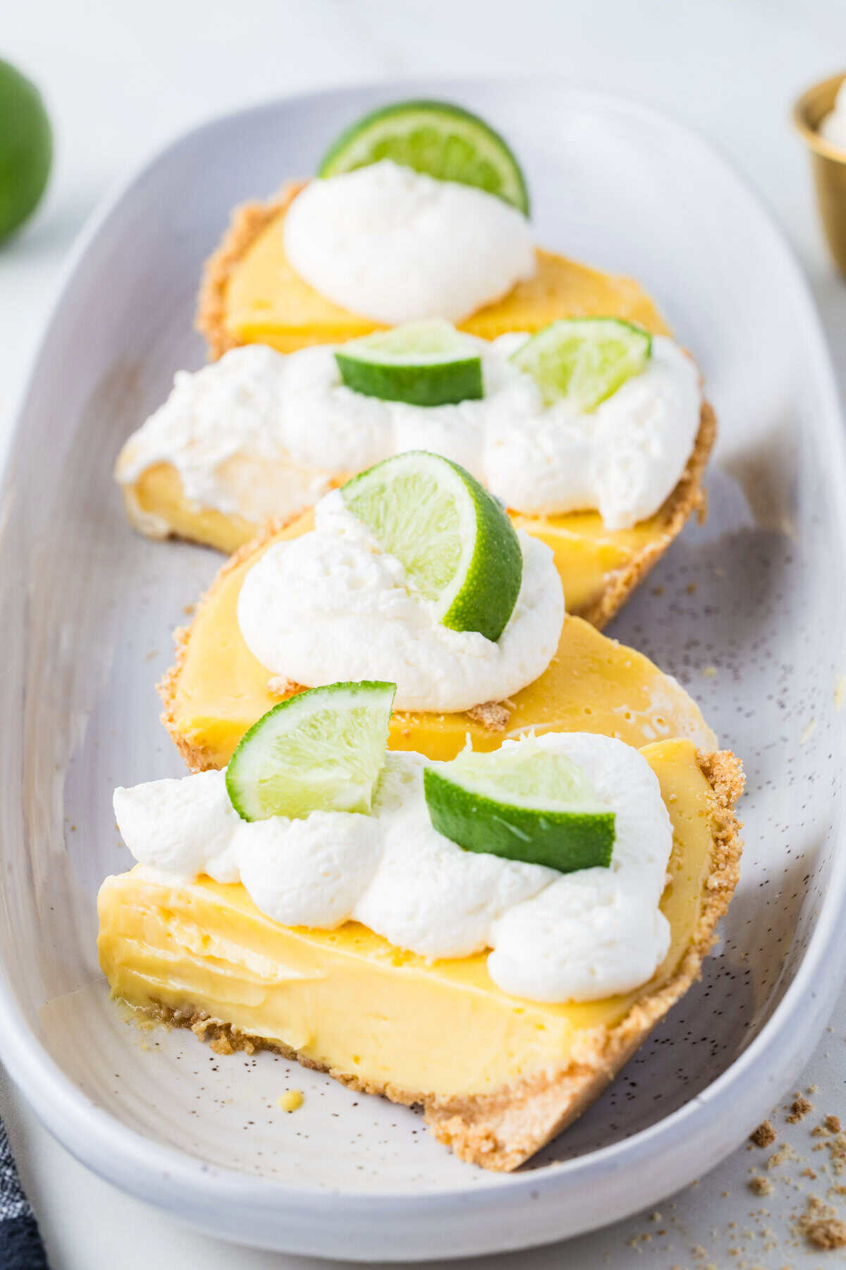 key lime pie slices