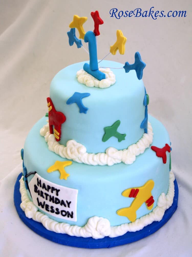 Side view of the two tiered cake