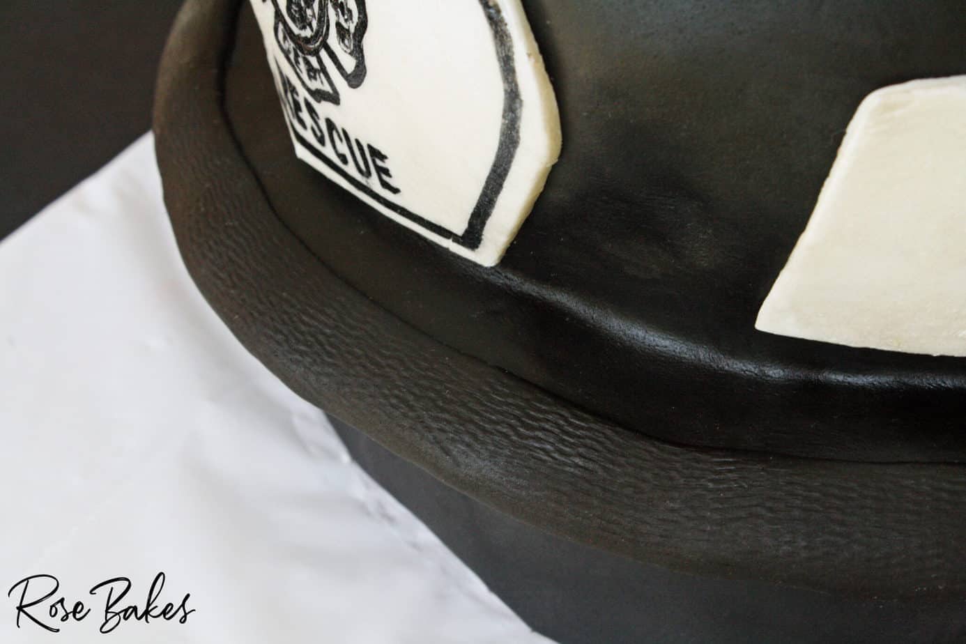 texture added to the brim