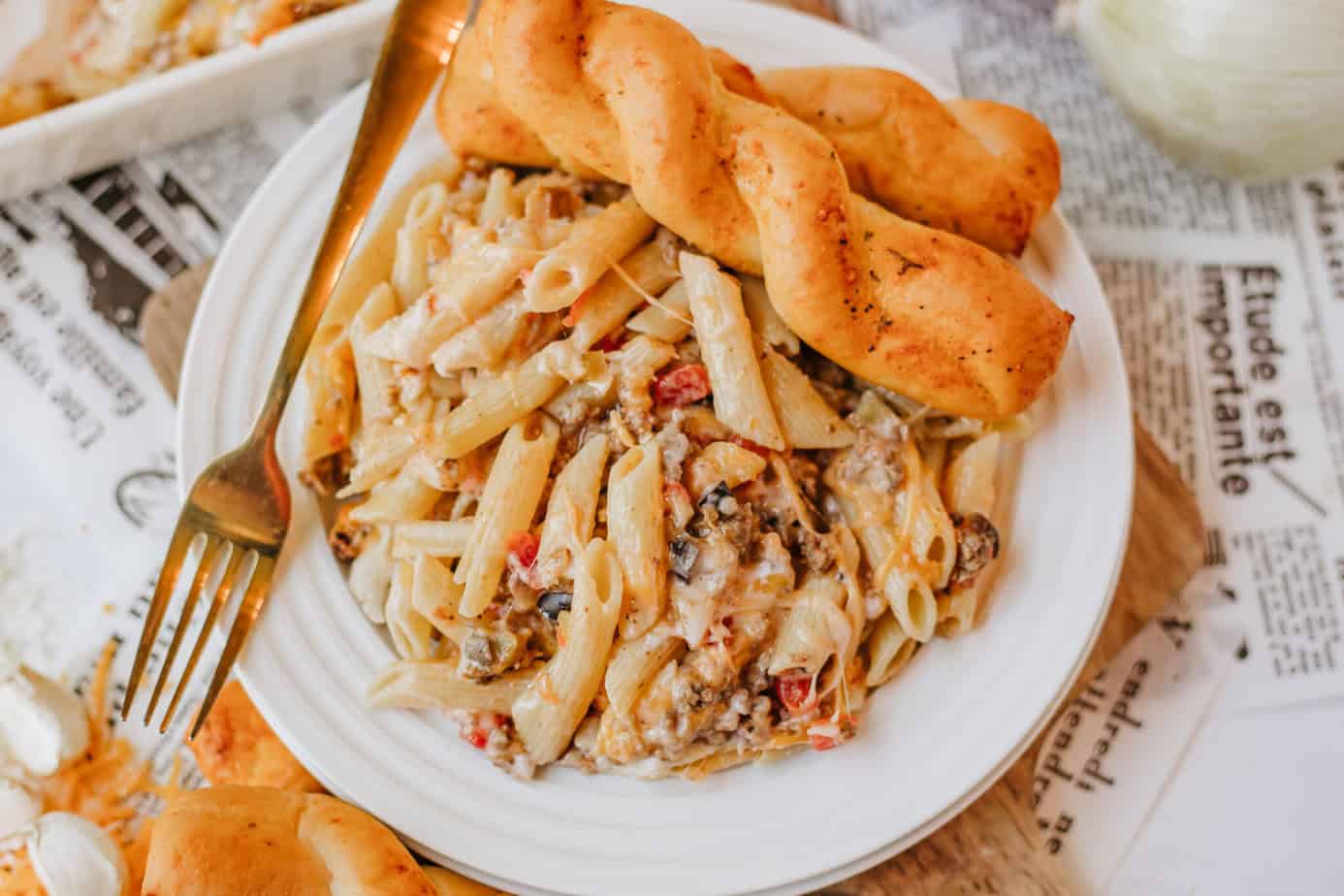 baked penne with garlic bread