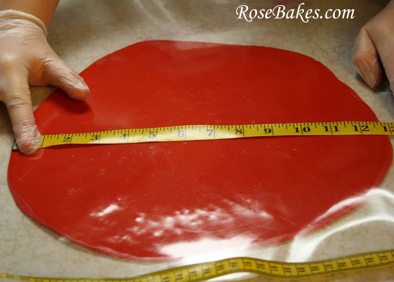 How to Cover a Round/Ball Cake with Fondant {Picture Tutorial}