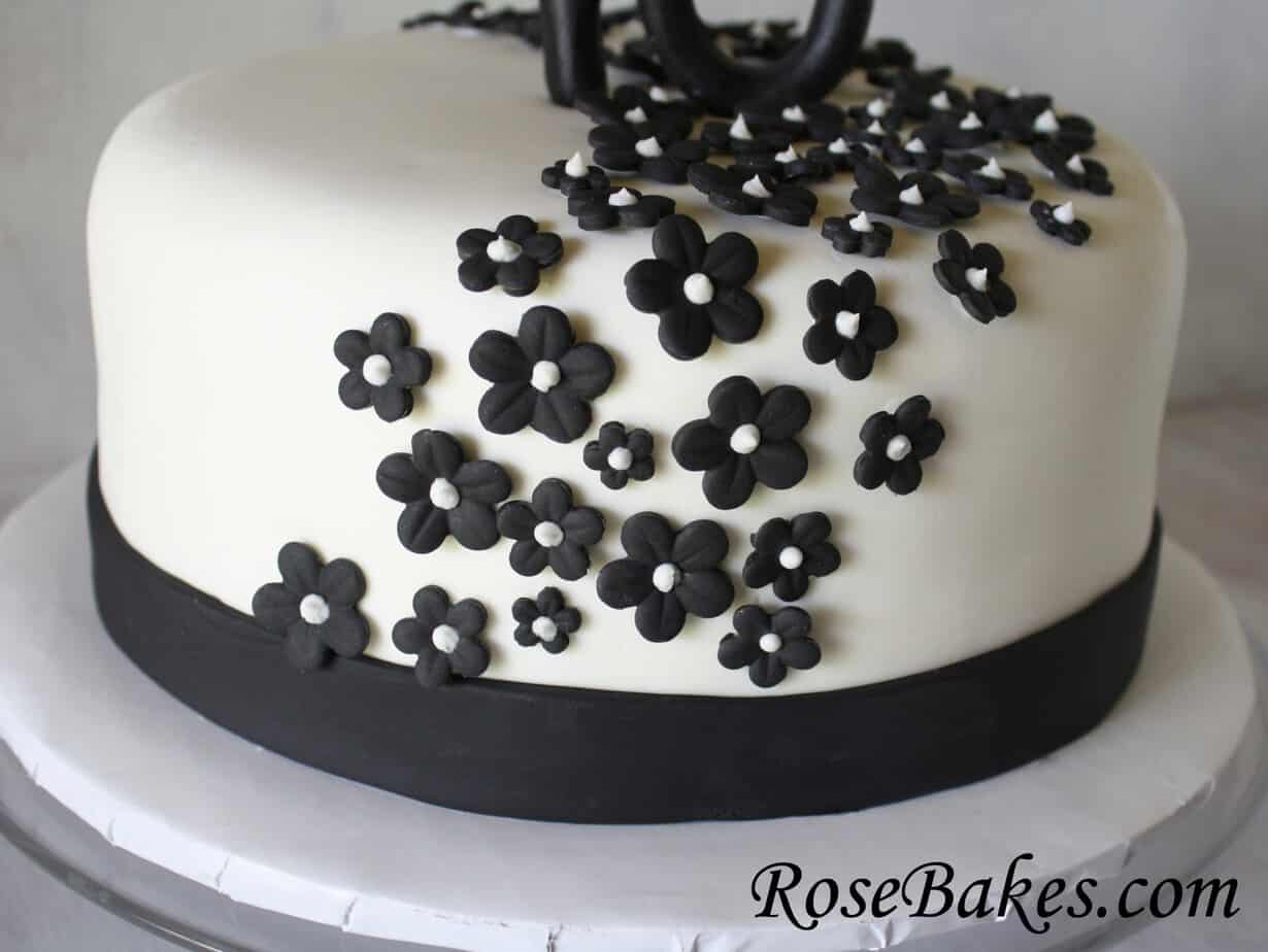Black and White cake zoomed in on flowers