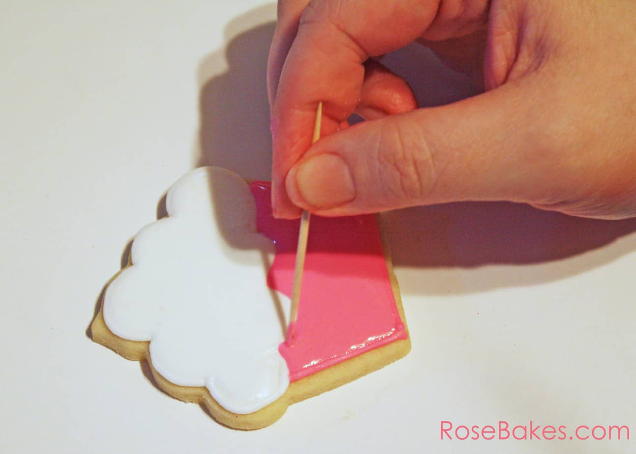 How to Decorate a Cupcake Cookie 09