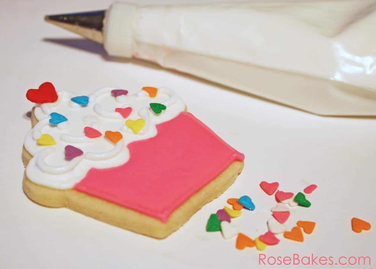 How to Decorate a Cupcake Cookie 15