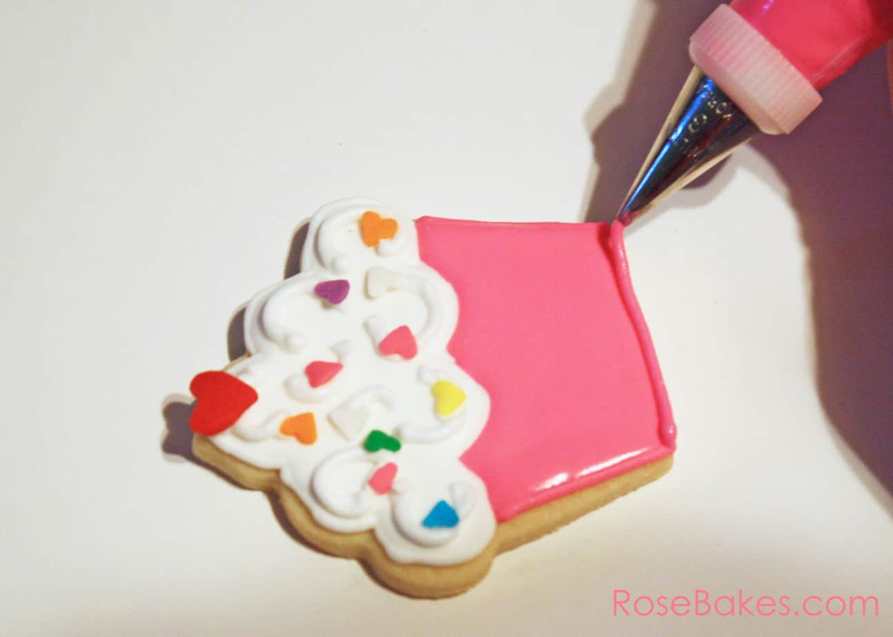 How to Decorate a Cupcake Cookie 16