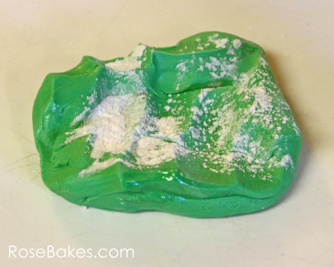 How to Make Fondant Number Cake Toppers 01