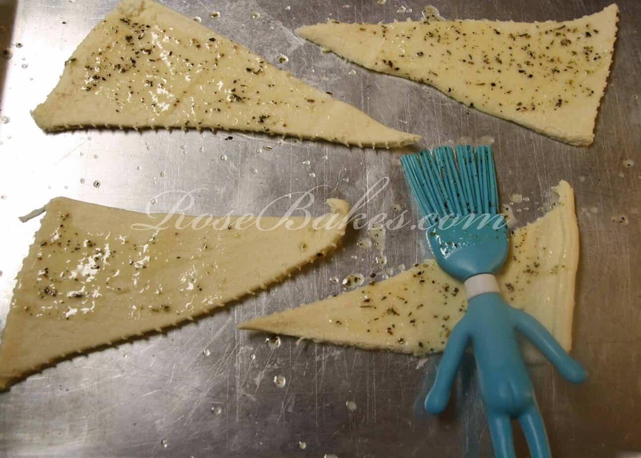 Easy Italian Garlic Parmesan Crescent Rolls 1