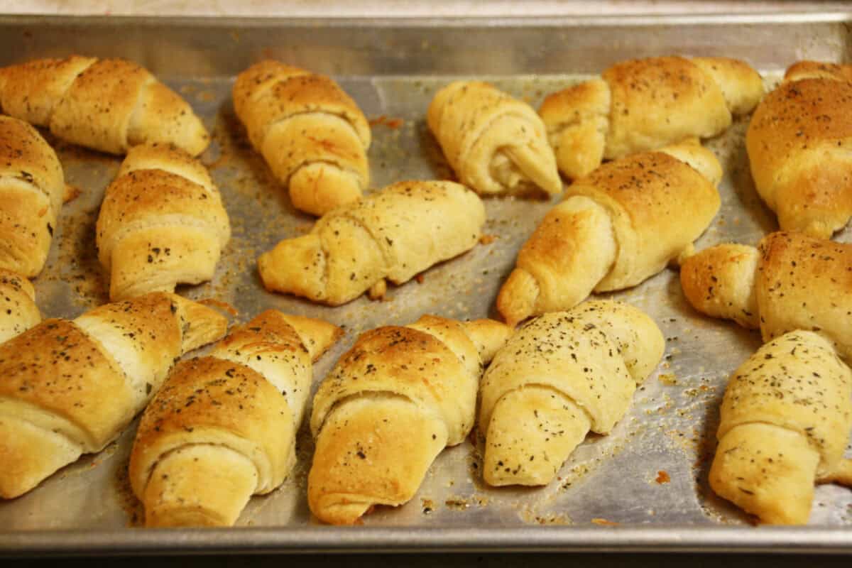 baked garlic parmesan crescent rolls