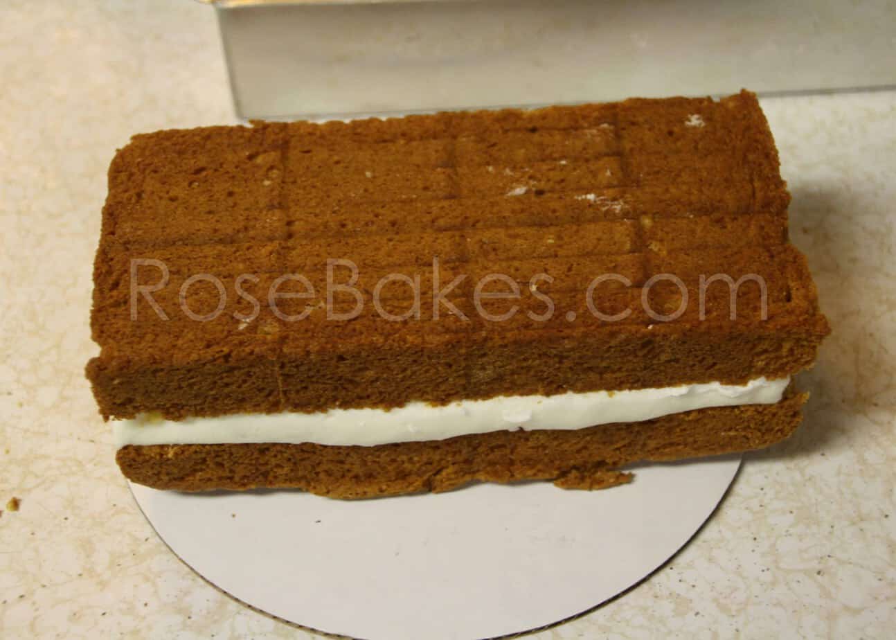 How to Make a Tractor Cake 05
