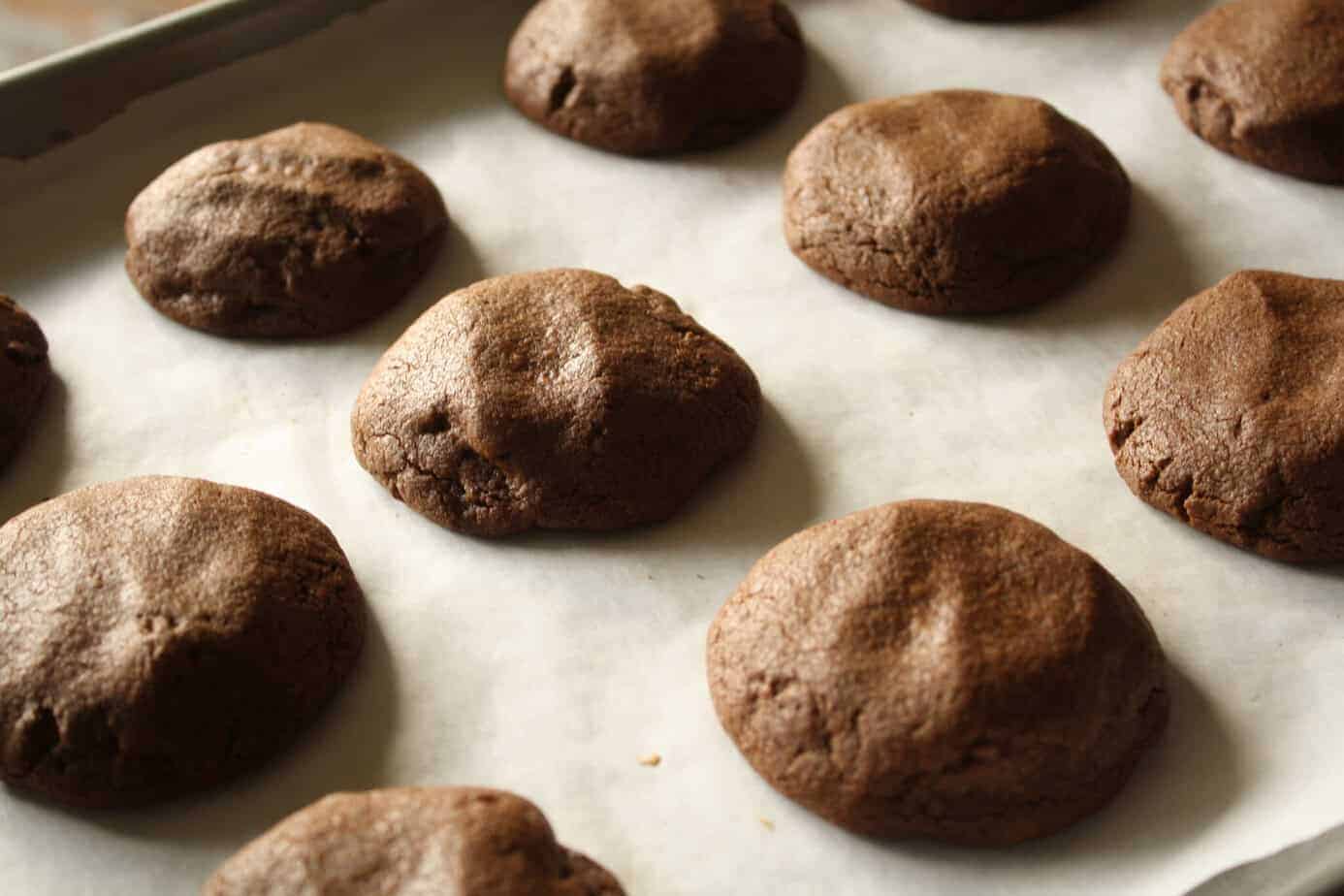 baked biscoff stuffed cookies