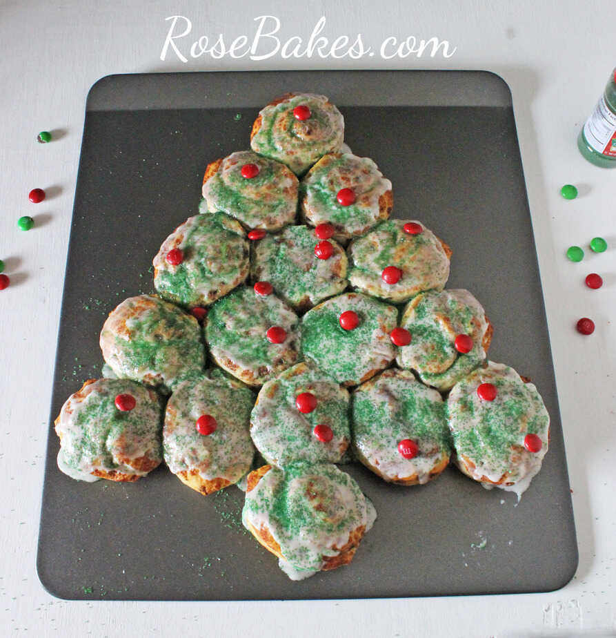 Decorate Cinnamon Rolls Christmas Tree