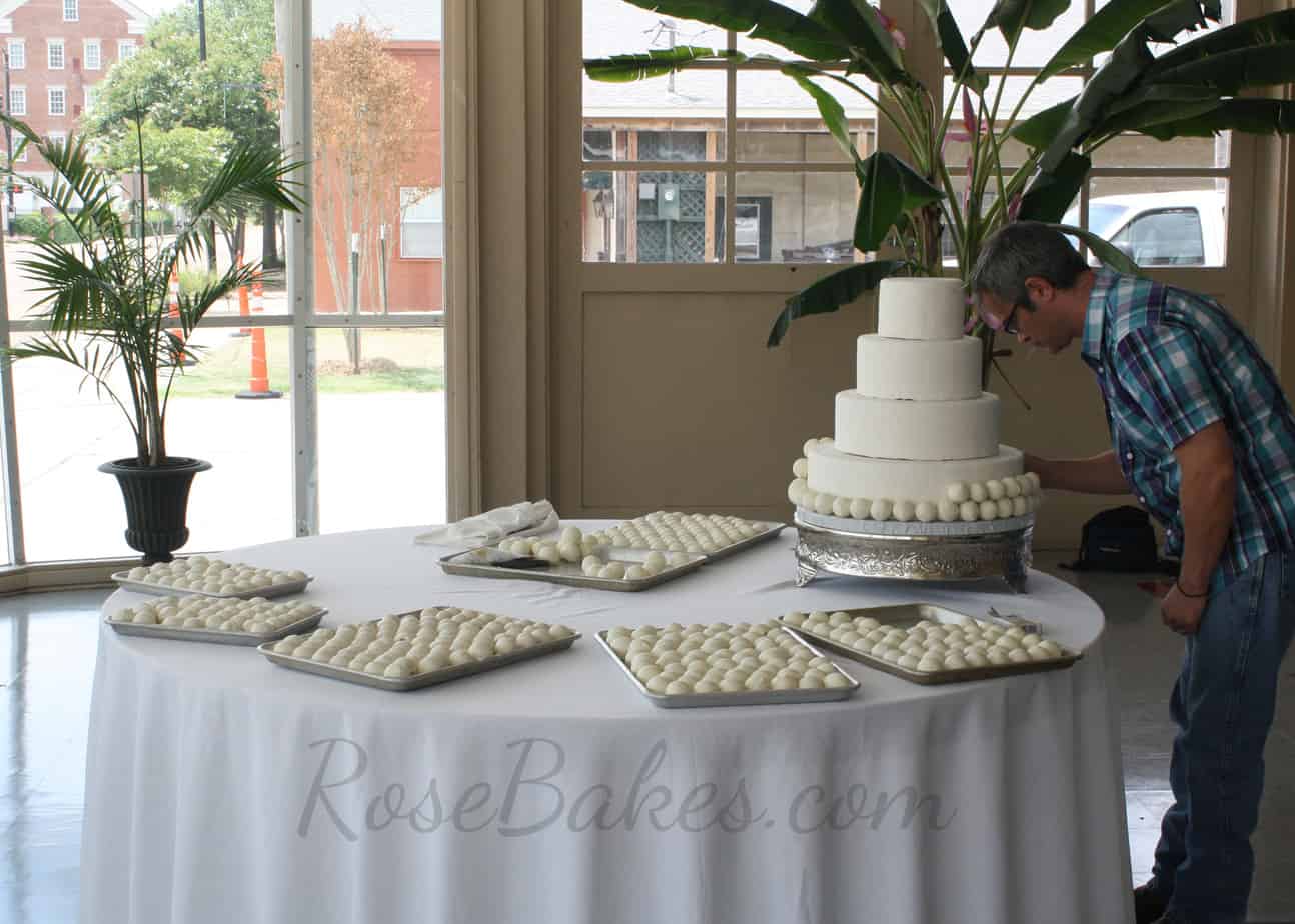 Cake Ballls Wedding Cake 03