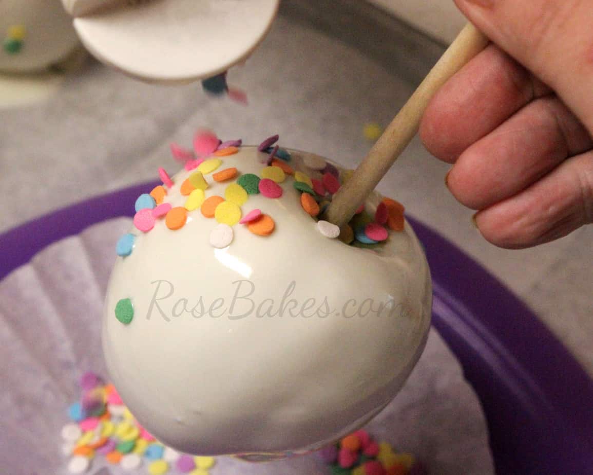 How to Make White Chocolate Dipped Easter Apples