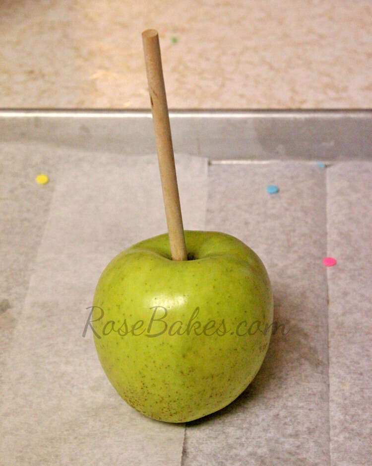 How to Make Chocolate Dipped Apples 01