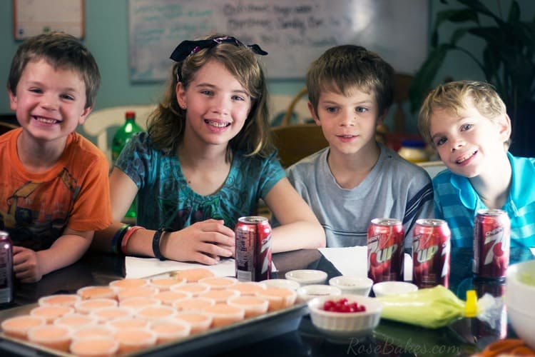Kids-Decorating-Cupcakes