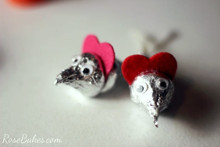 How to Make Valentine's Hershey Kisses Mice 06