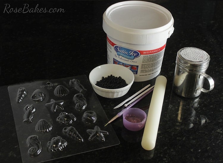 How to Make Cute Crab Cupcake Toppers 01