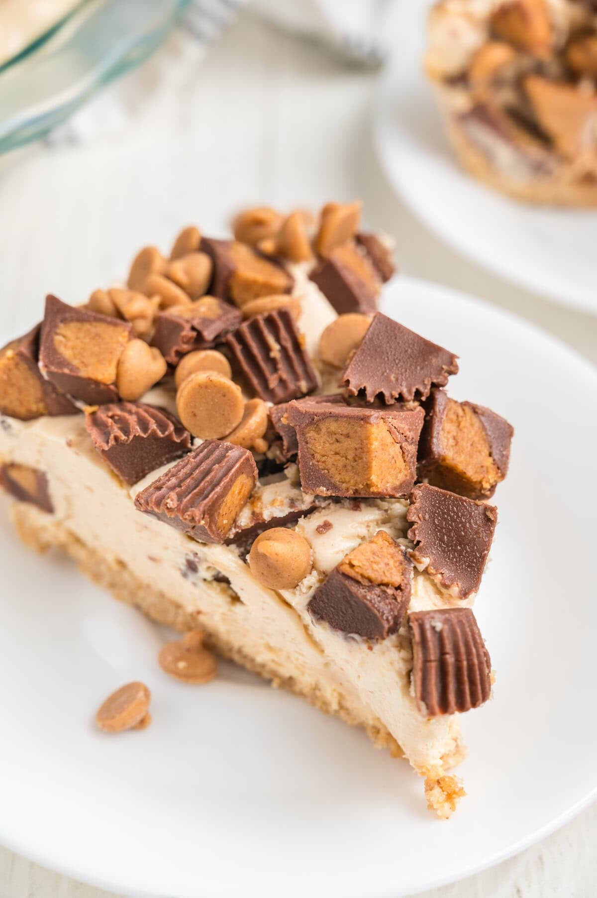 peanut butter pie topped with reeses peanut butter cups