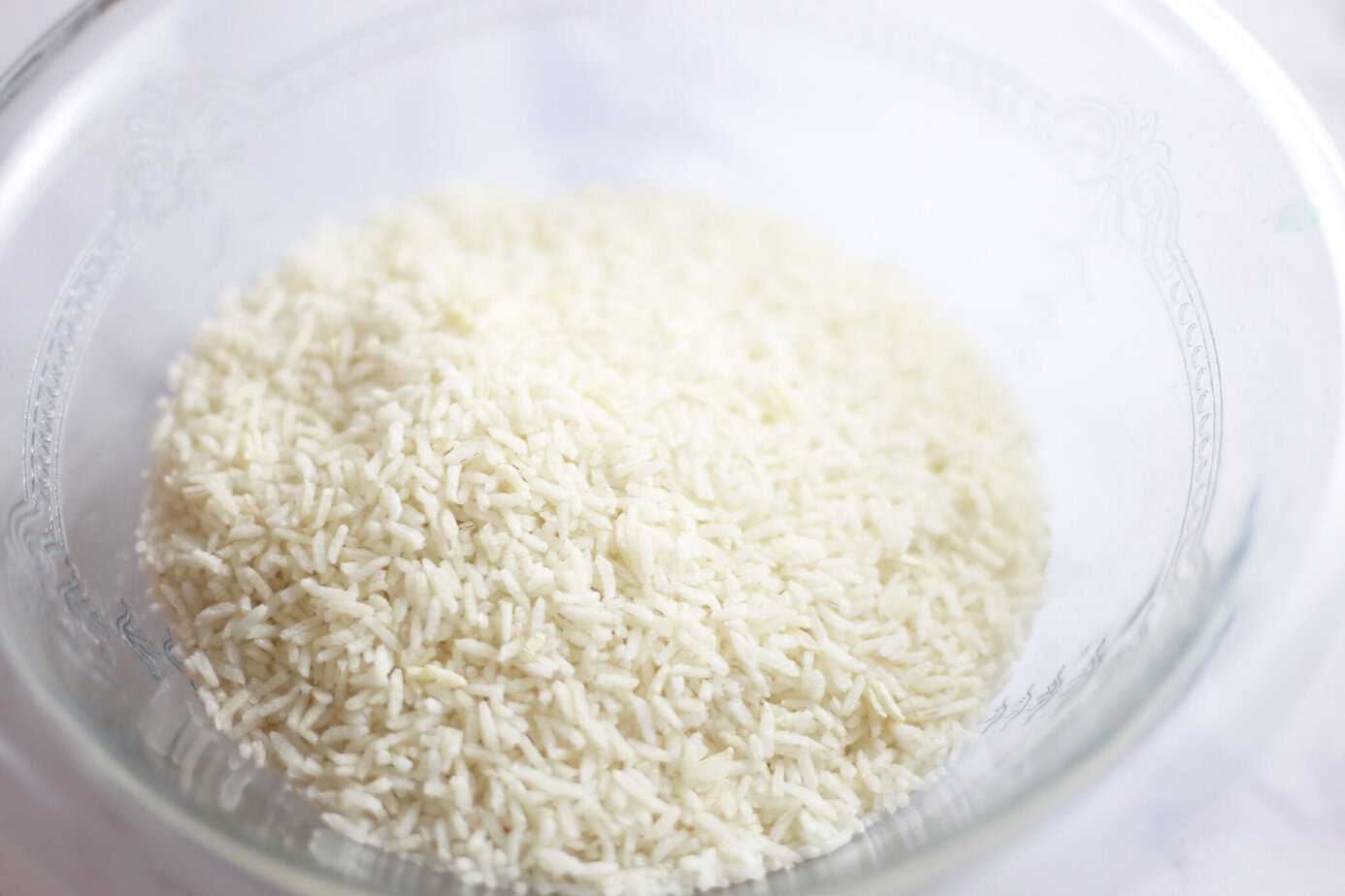 minute rice in a clear bowl