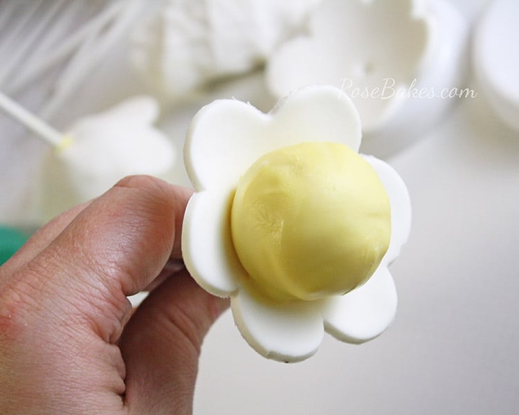 Easter/Spring Flowers Cake Pops main image 0