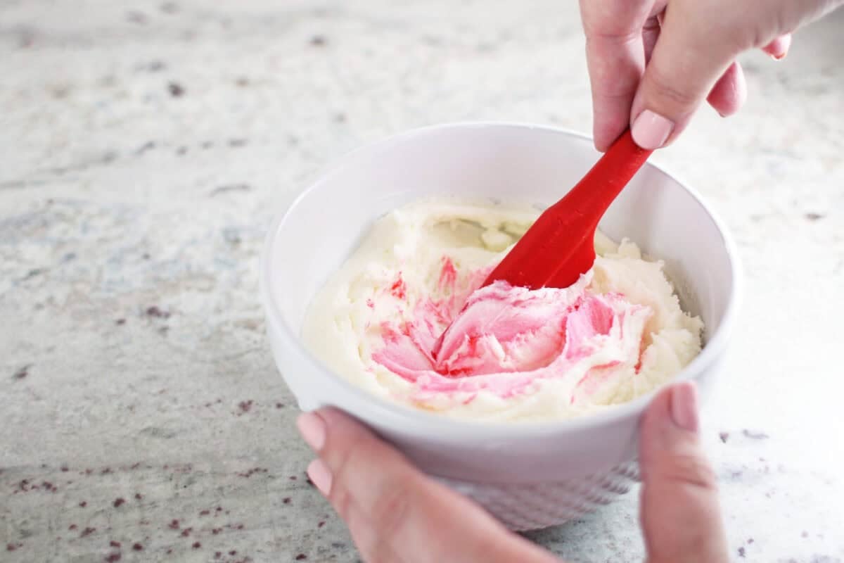 mixing color into frosting