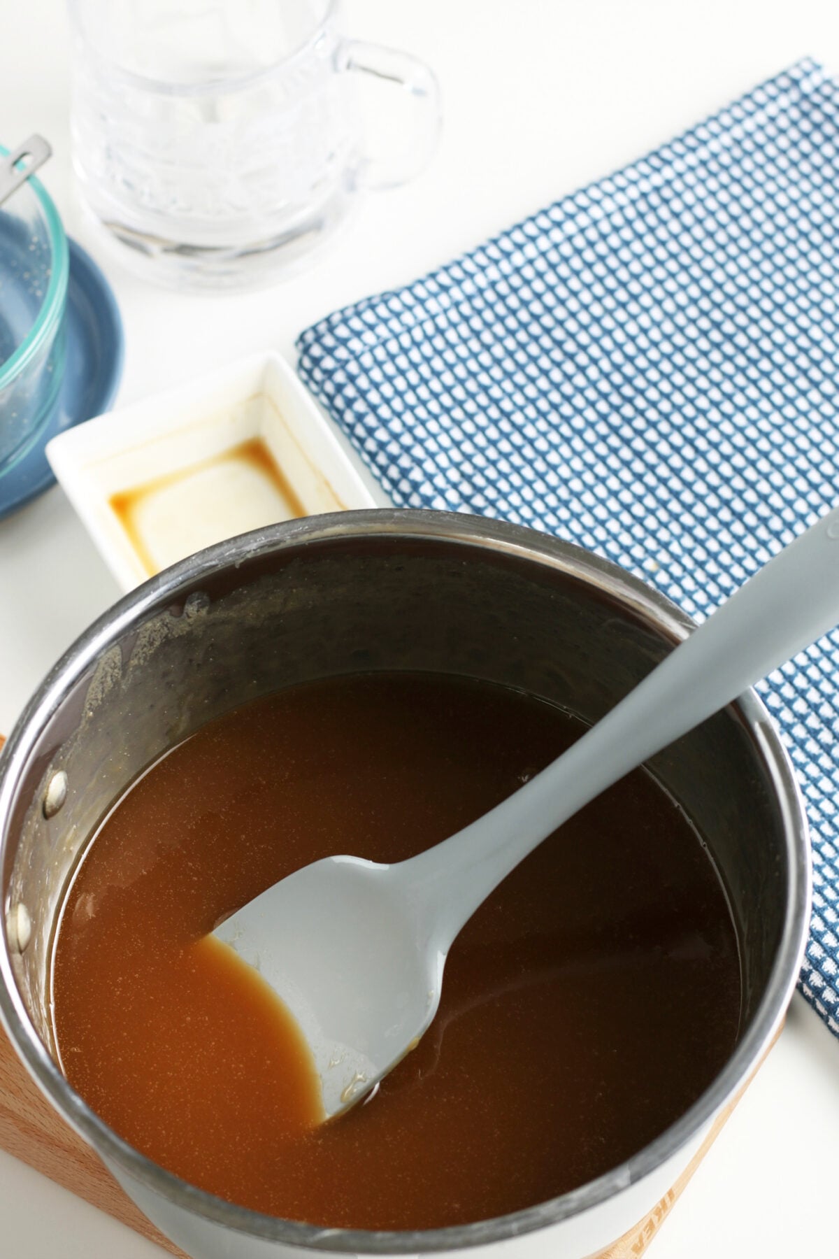 caramel in a small pot with vanilla