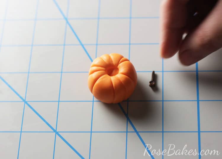 pumpkin cupcake topper ready for stem