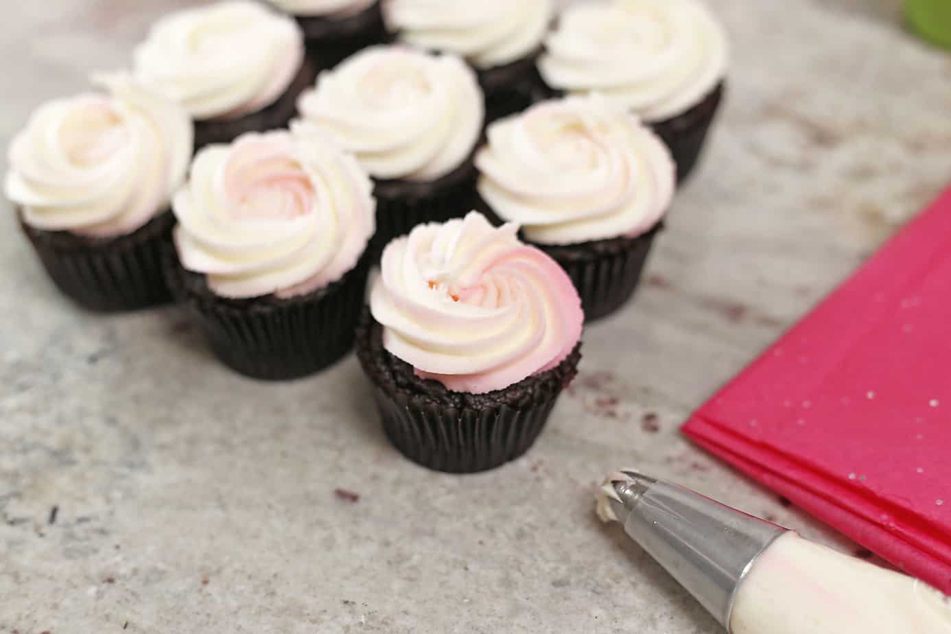 buttercream rose cupcakes for cupcake bouquets made with ateco 825 piping tip