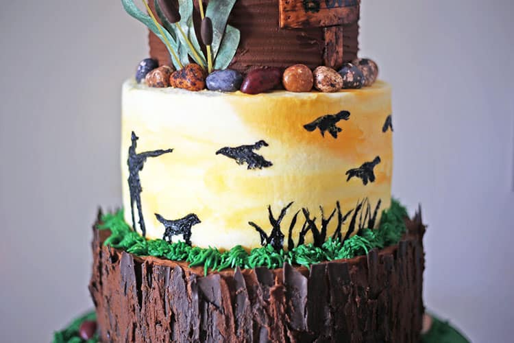 hand painted sillouettes on duck hunting groom's cake middle tier