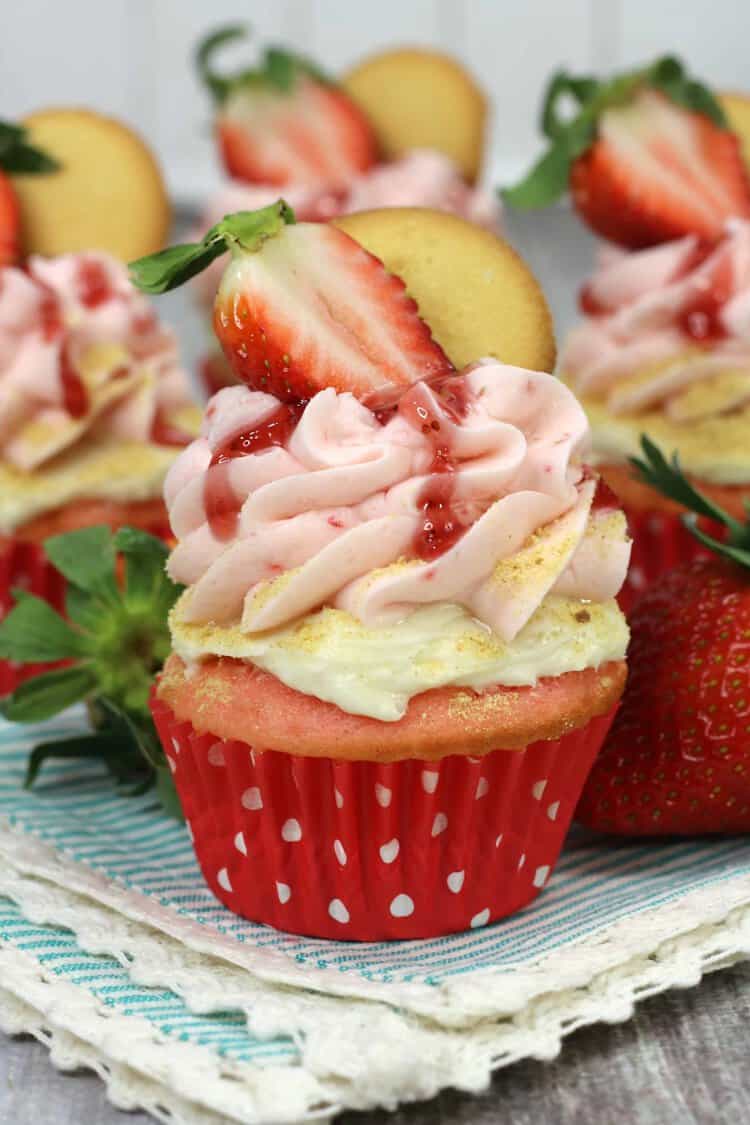 strawberry cheesecake cupcakes