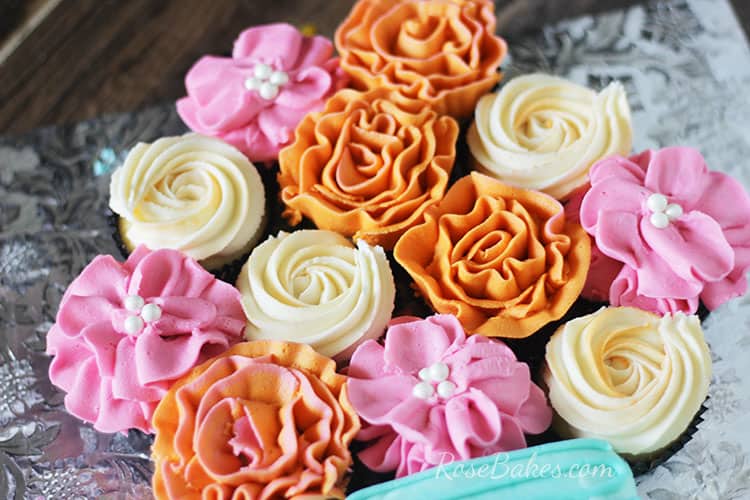 Flower cupcakes for "Having a Ball" Mason Jar Cake with Flowers 