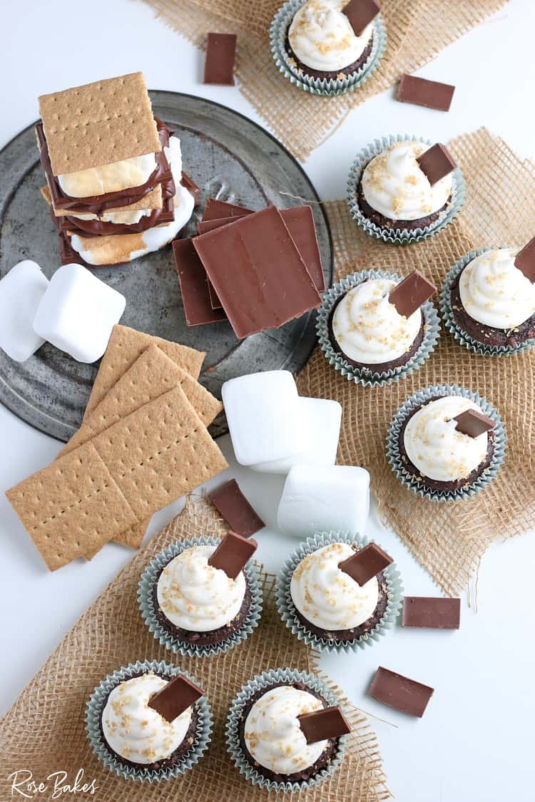 S'mores Cupcake with chocolate bars and sprinkles of graham cracker crumbs