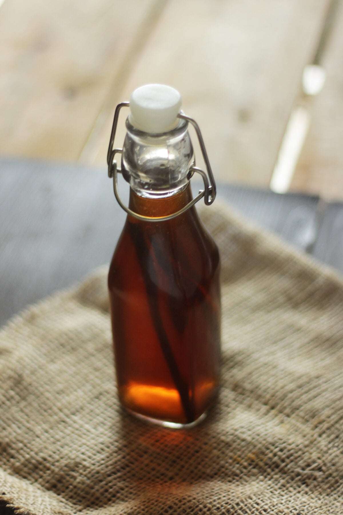 bottle of vanilla extract with vanilla beans