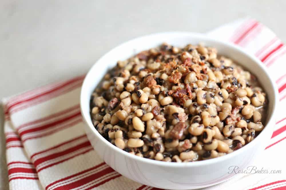 instant pot black eyed peas in white bowl