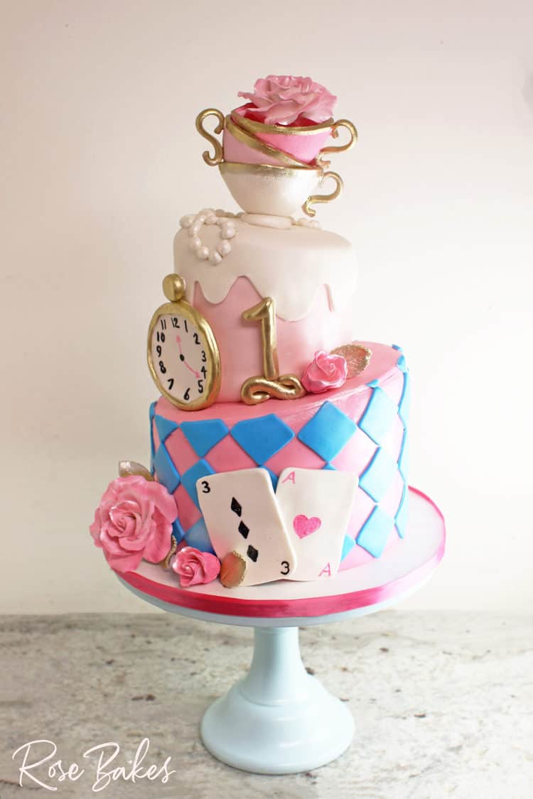 3 tier cake photo being shown with neutral background color