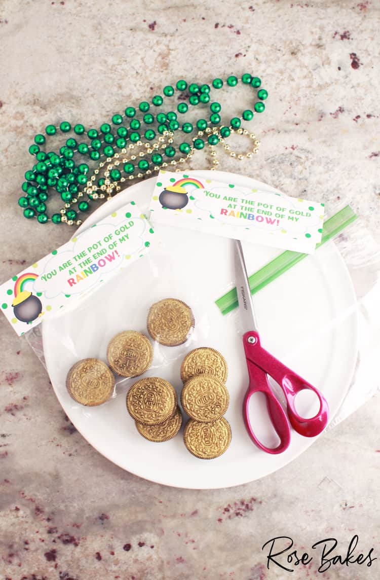 St. Patrick's Day Treat Bag Toppers on bag of golden oreos