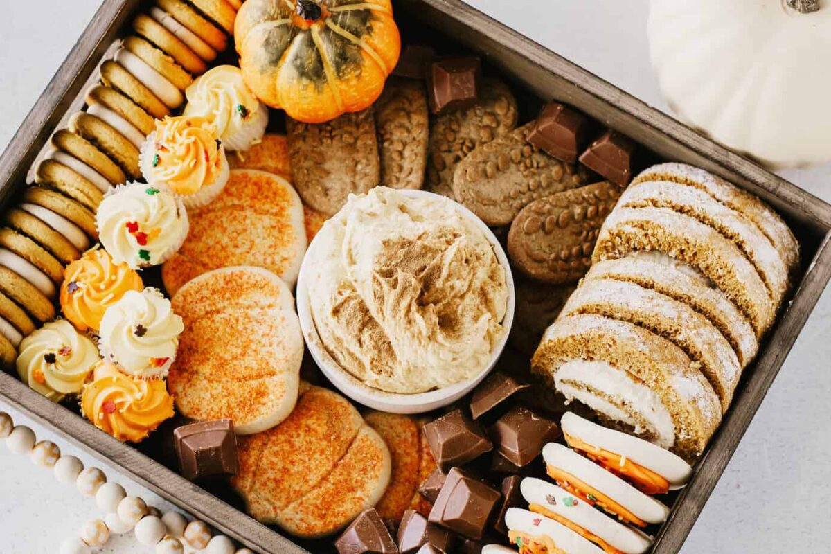 thanksgiving dessert charcuterie