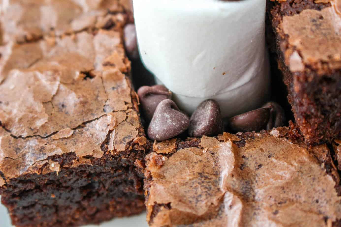 using marshmallows for eyes on holiday dessert charcuterie board