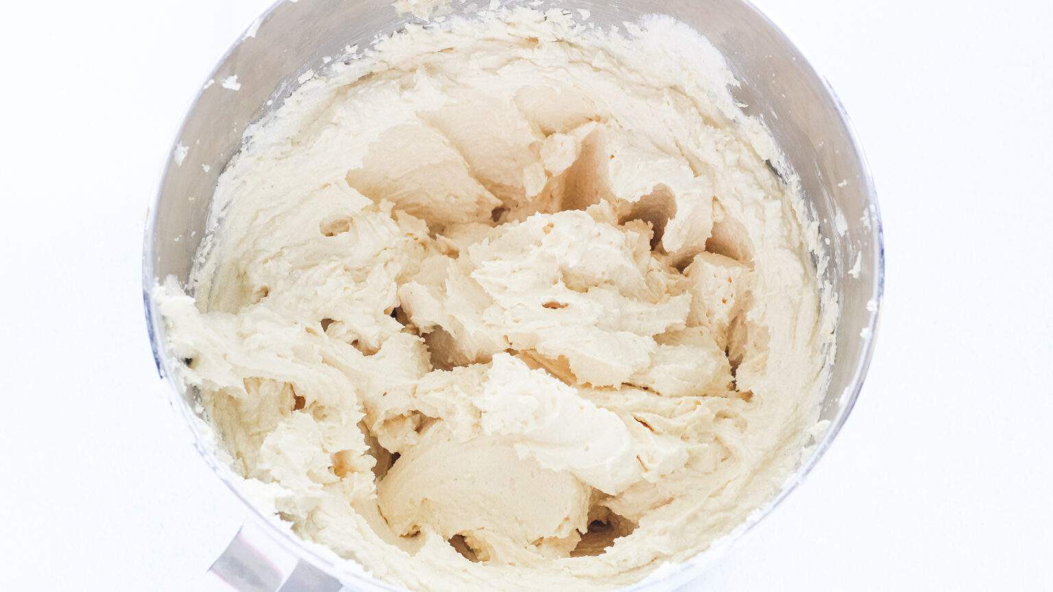 shortening, sugars and baking soda mix in bowl mixed up