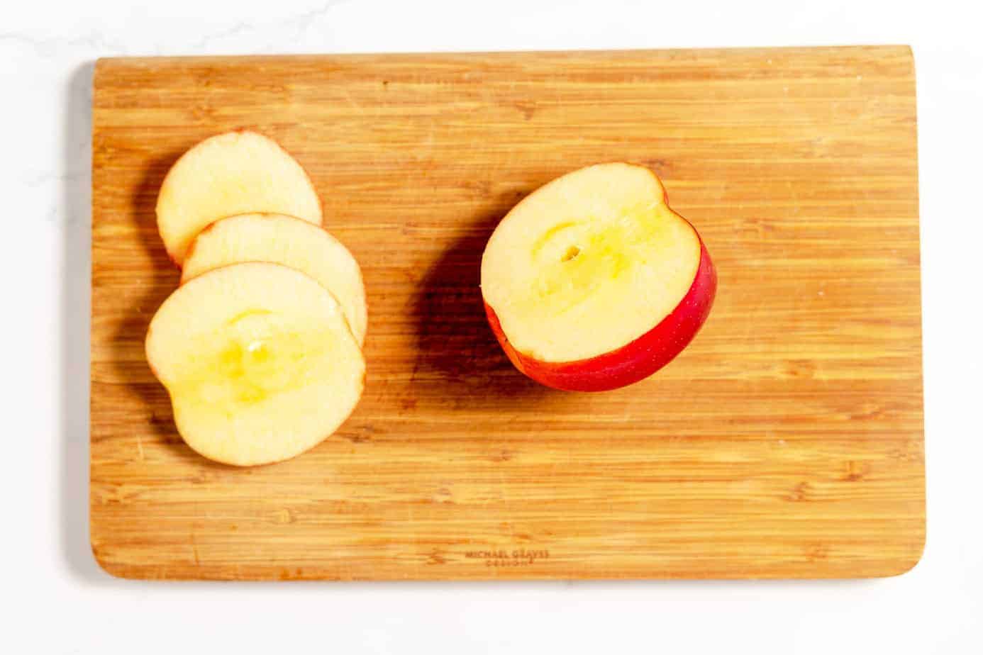 apple slices cut off an apple
