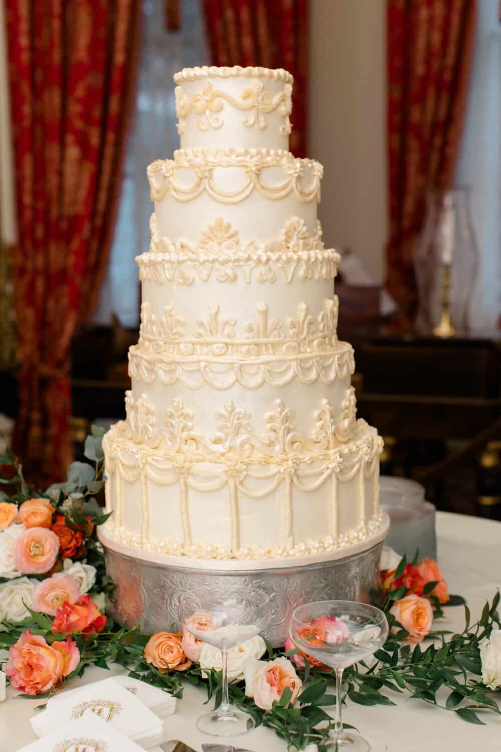 vintage piping buttercream wedding cake