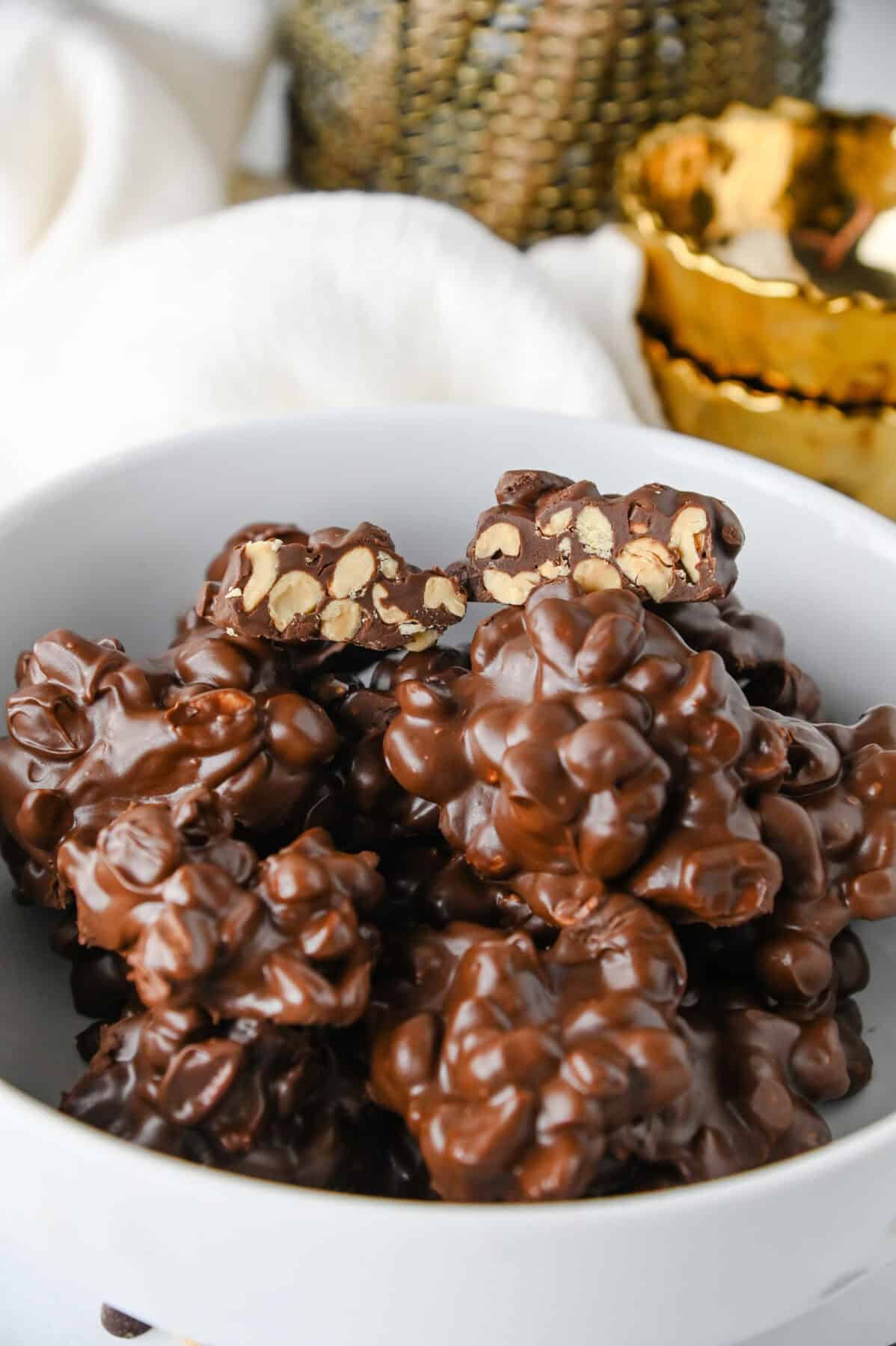 easy chocolate peanut clusters