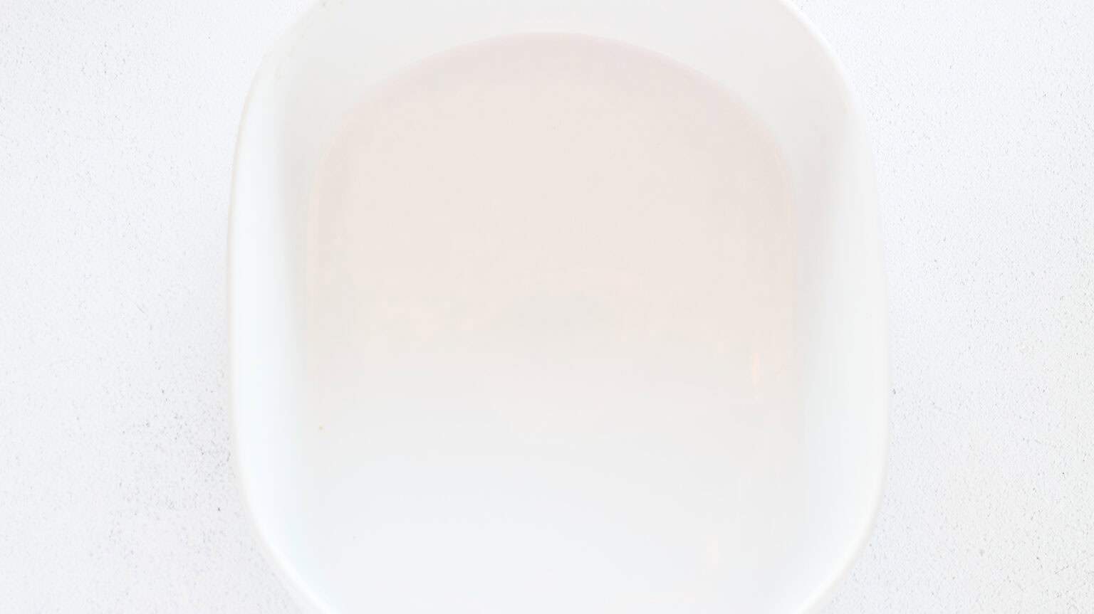 white oval baking dish