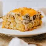 biscuits and gravy casserole