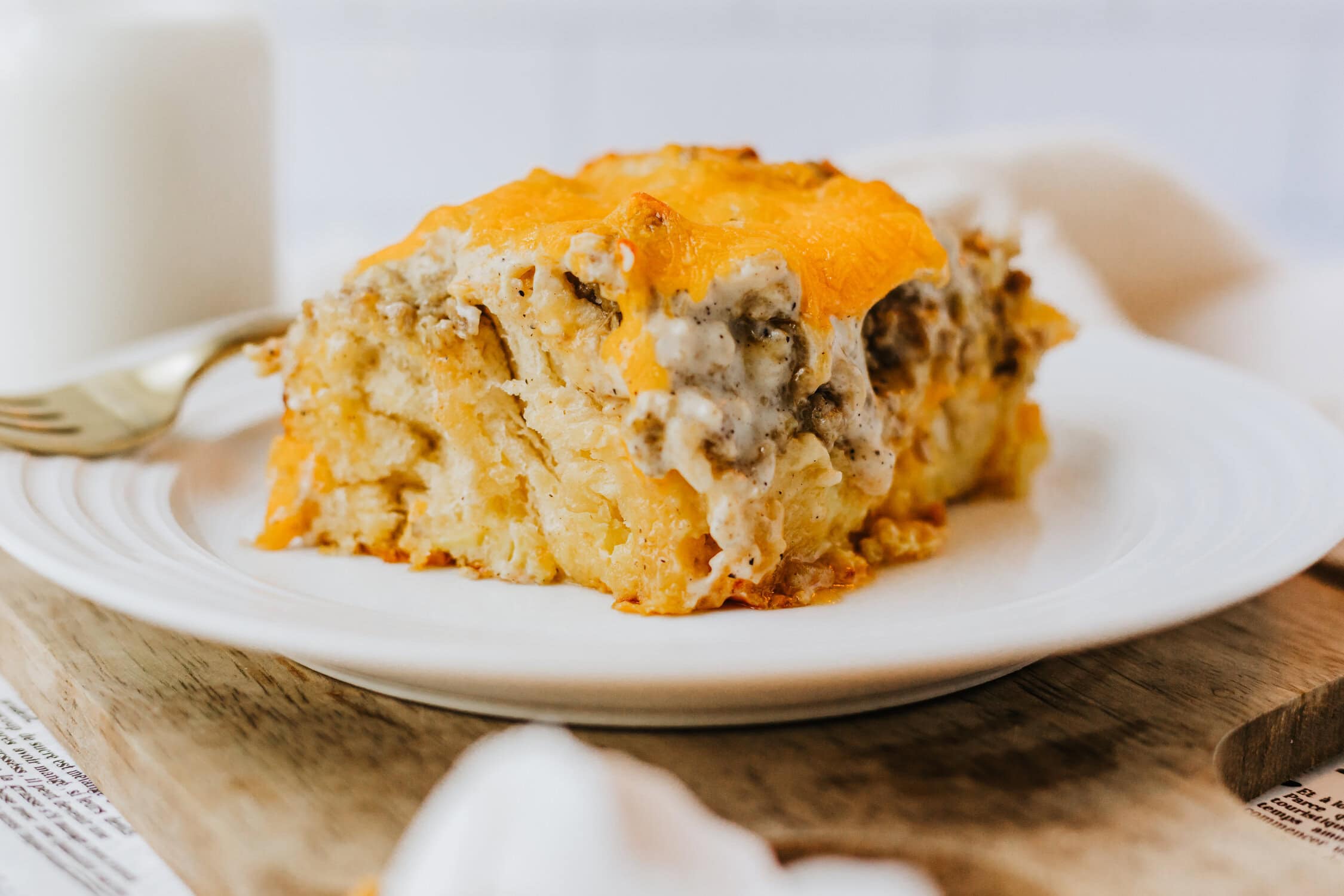 biscuits and gravy casserole