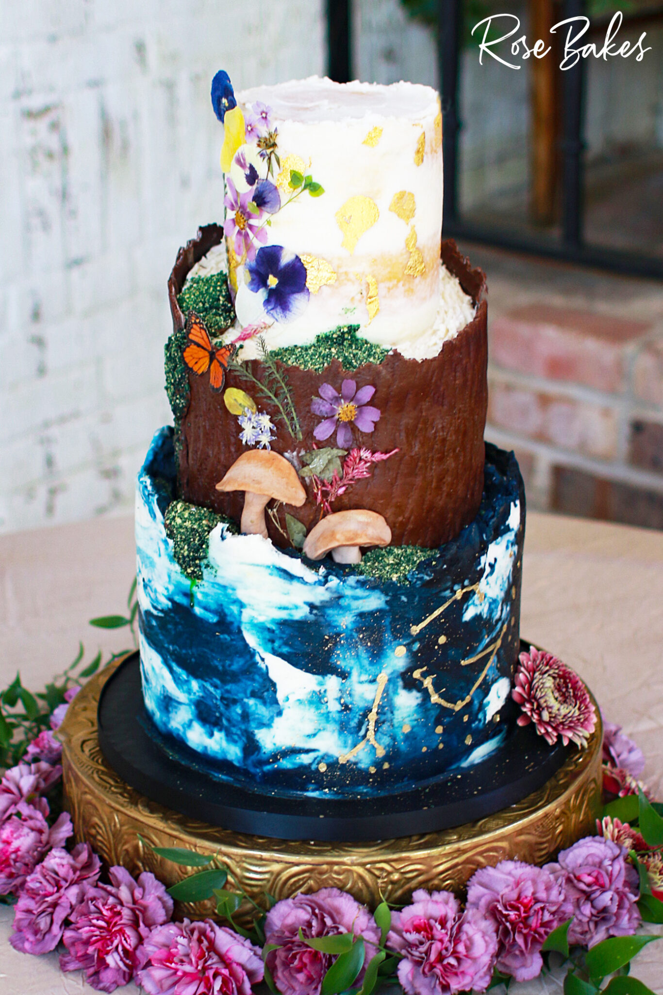 Galaxy-Tree-Stump-Press-Flowers-Constellations-Wedding-Cake-Cropped