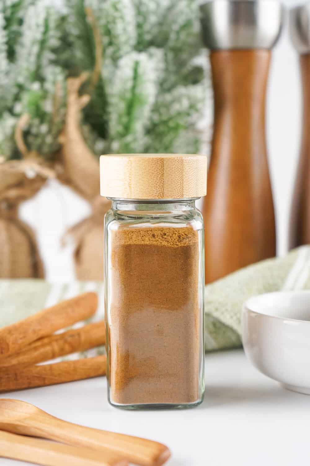 allspice substitute in a spice jar